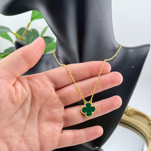 18k gold plated Elegant Lucky Alhambra Clover Necklace with LOGO - Picture 7 of 8